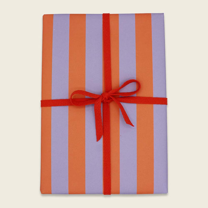 Ava & Yves Geschenkpapier gestreift - Flieder / Orange