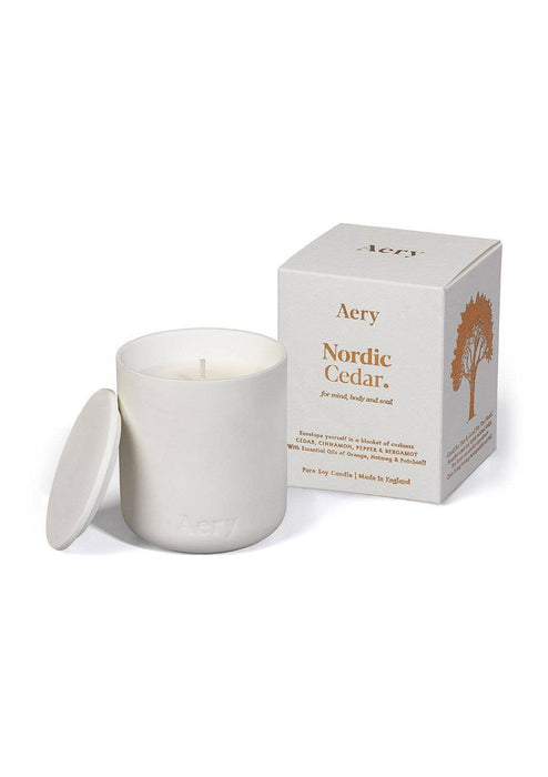 Nordic Cedar Duftkerze - Zedernzimt / Bergamotte