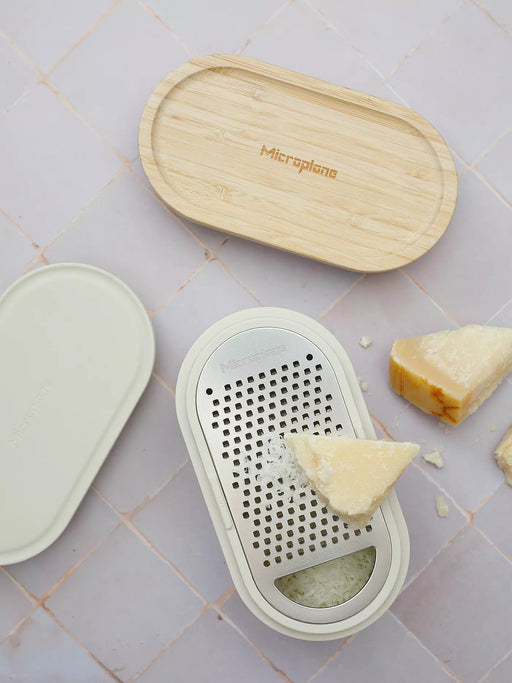 Microplane Container Grater - Handreibe mit Auffangbehälter