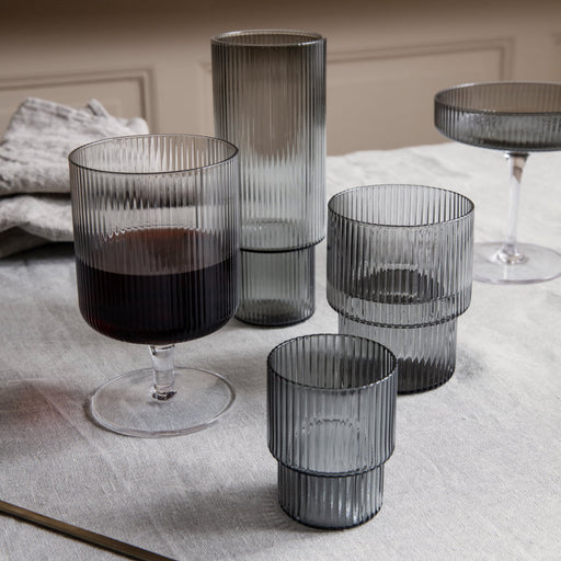 Ferm Living Ripple Weingläser Smoked Grey - 2er Set, Gläser