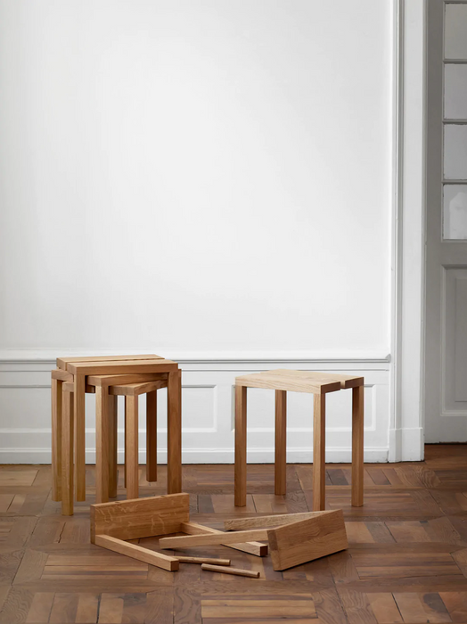 Moebe Peg Stool Eiche