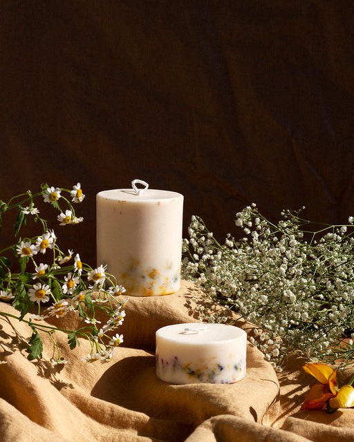 Munio Candela natural soy wax candle small and big lifestyle photo 
