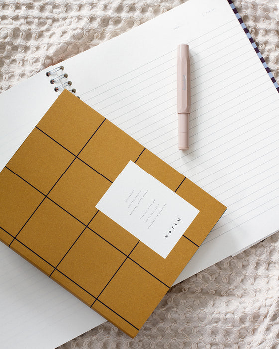 Notem UMA Notebook Medium Orche dotted context photo